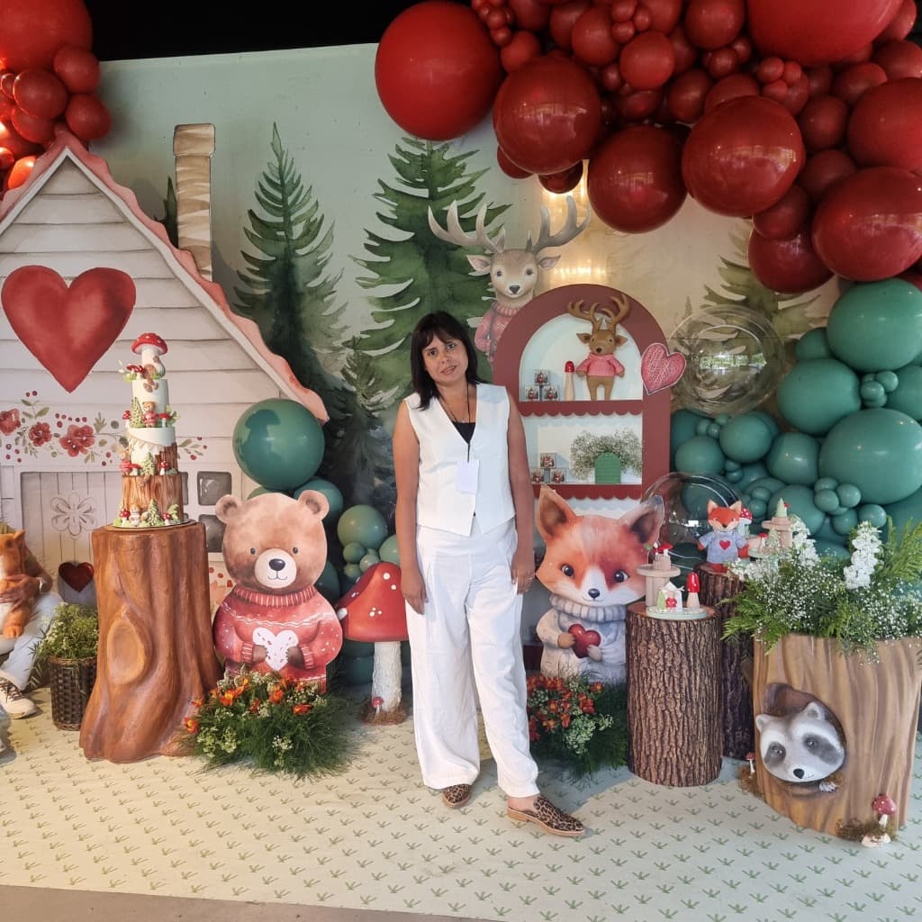 Emilse en decoración temática del bosque